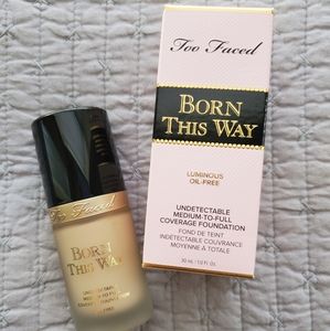 Too Faced Born This Way Foundation - Swan